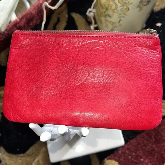 Fossil Women’s Red Leather Wallet 5 Cash Slots 9 Credit Card Slots ID Holder - Picture 16 of 16